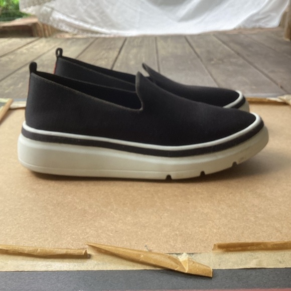 Bill Blass black knit slip on casual shoes, size 9.5 - Picture 4 of 8